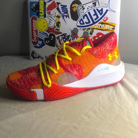 Under amour basketball shoes - Picture 1 of 4